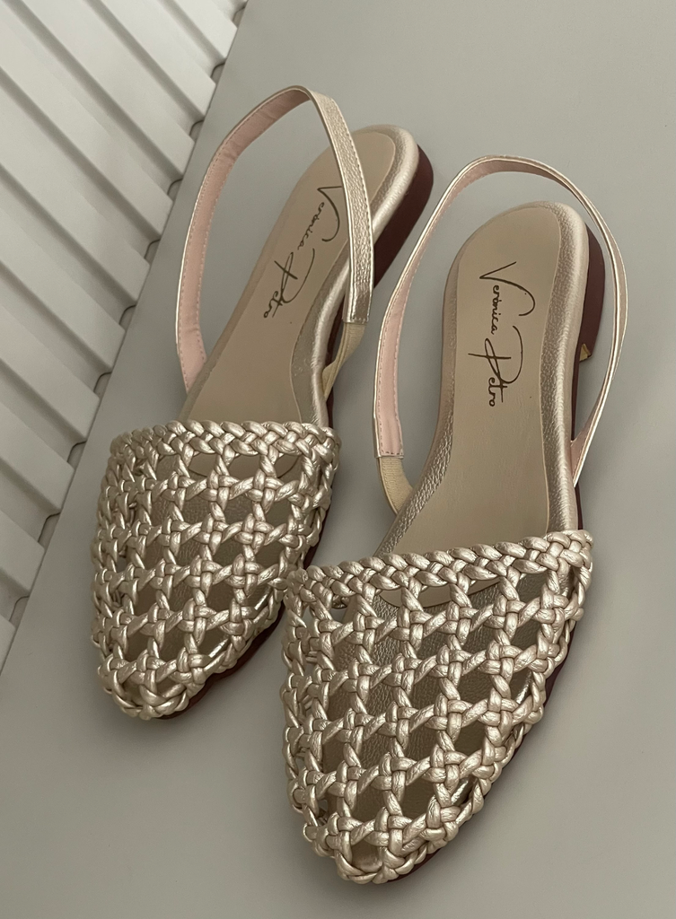 SANDALIA TEJIDA COLOR CHAMPAGNE 