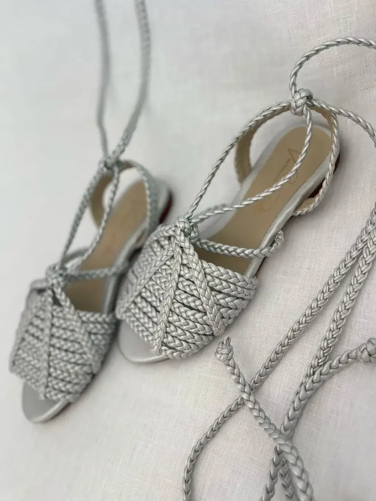 SANDALIA ATHENEA COLOR PLATA