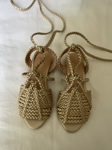 SANDALIA ATHENEA COLOR CHAMPAGNE 