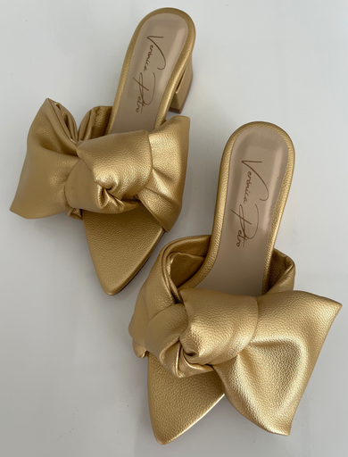 TACONES ALINNA COLOR ORO